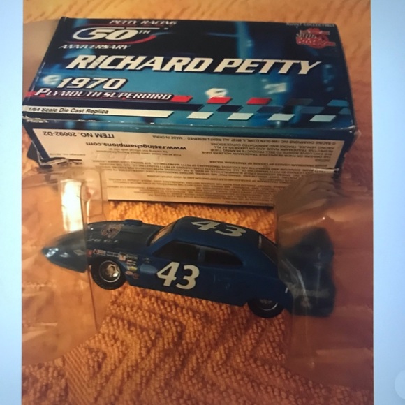 richard petty Other - 1970 richard petty #43 Plymouth Superbird Die-Cast Toy Racing car